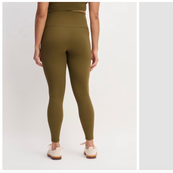 EVERLANE - Perform Legging - Size M - Picture 3 of 5